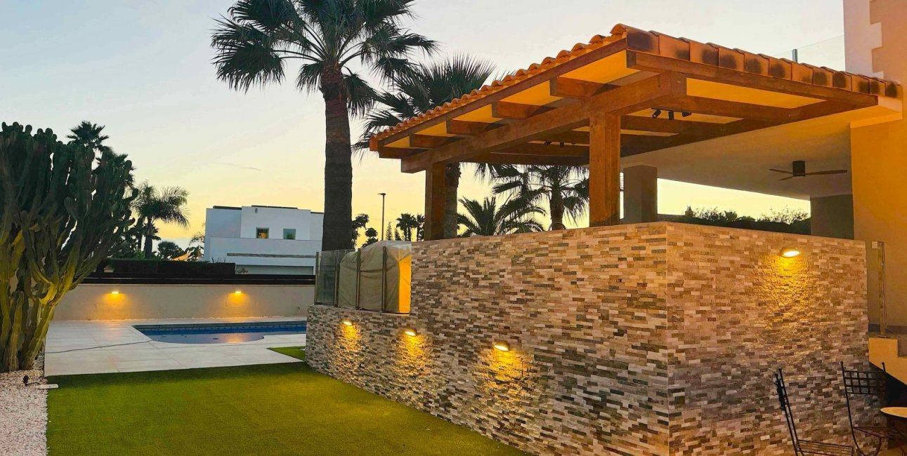 Resale - Villa -
Alfaz del Pi - Alfaz del Pi - Town