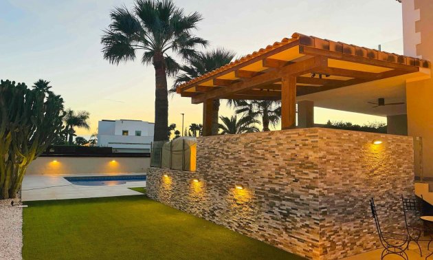 Resale - Villa -
Alfaz del Pi - Alfaz del Pi - Town