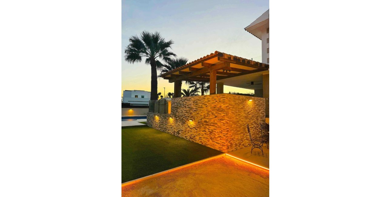 Resale - Villa -
Alfaz del Pi - Alfaz del Pi - Town