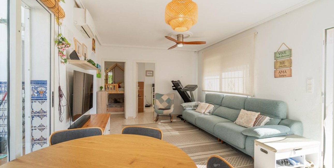 Resale - Townhouse -
Orihuela Costa - Punta Prima