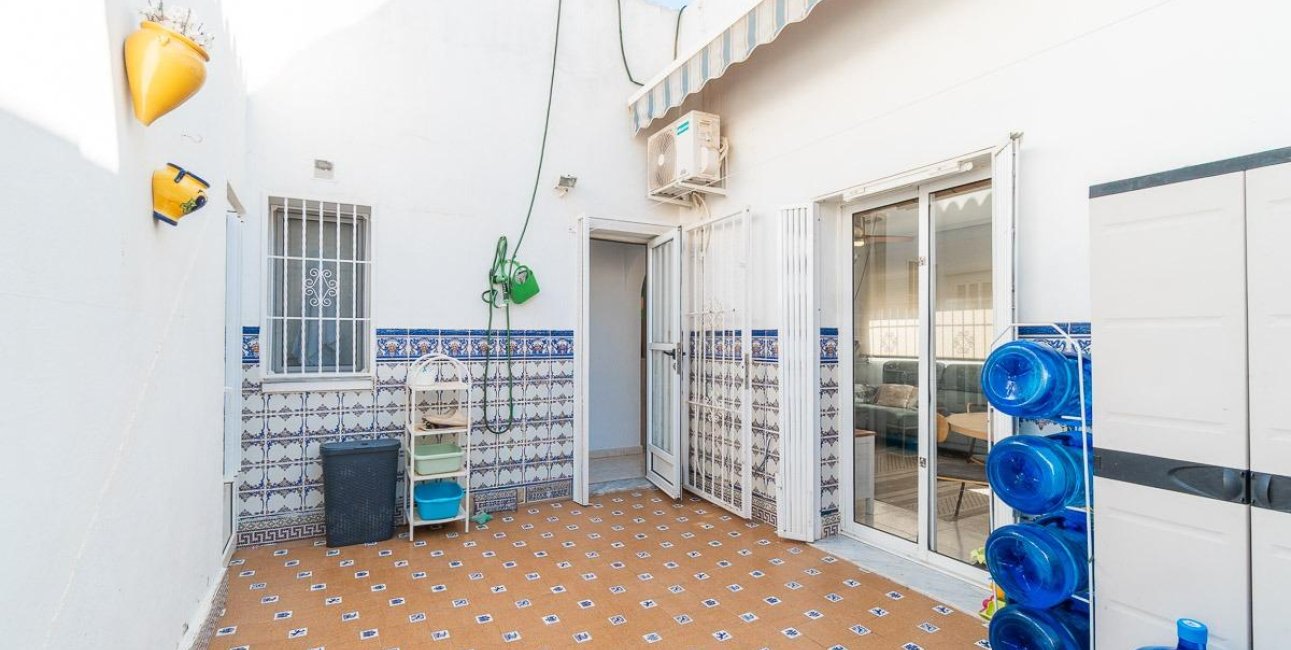 Resale - Townhouse -
Orihuela Costa - Punta Prima