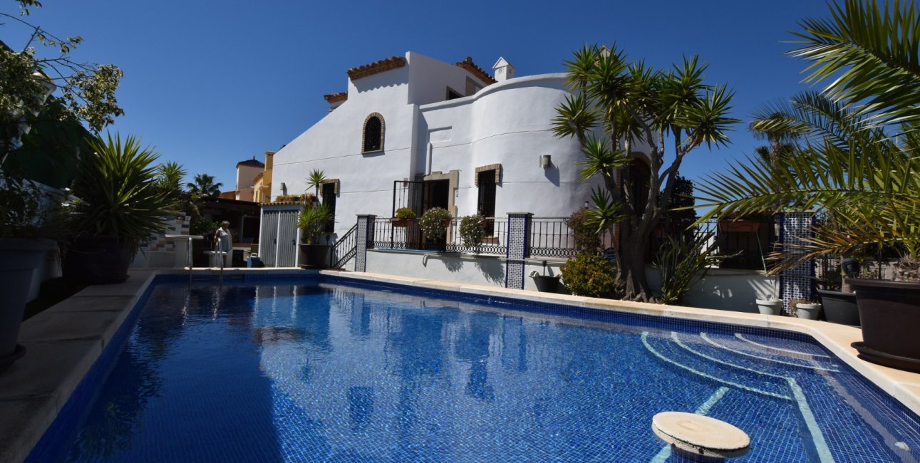 Resale - Villa -
Algorfa - La Finca Golf Resort
