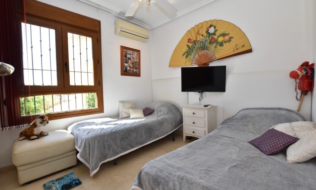Resale - Villa -
Algorfa - La Finca Golf Resort