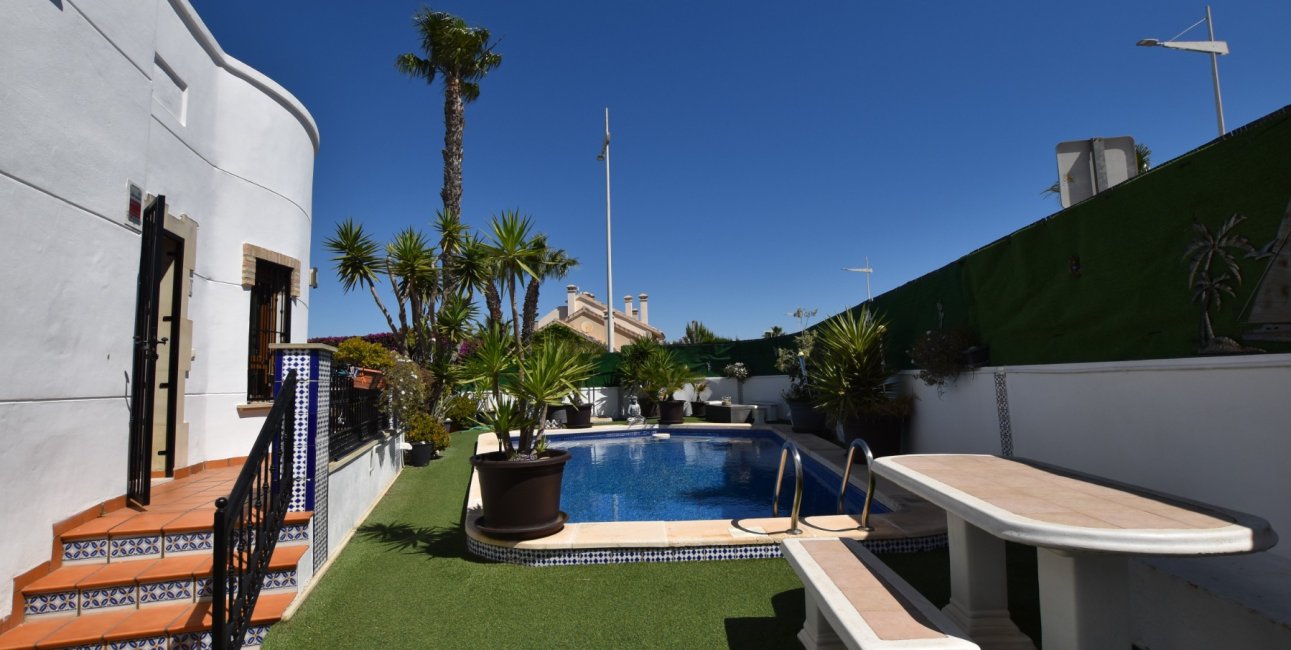 Resale - Villa -
Algorfa - La Finca Golf Resort