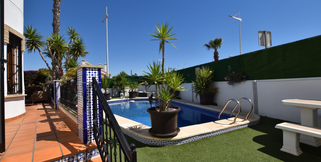 Resale - Villa -
Algorfa - La Finca Golf Resort