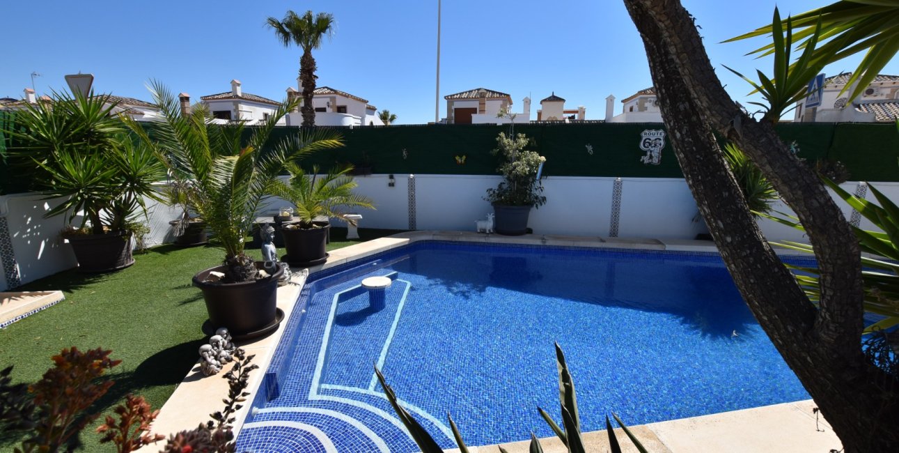 Resale - Villa -
Algorfa - La Finca Golf Resort