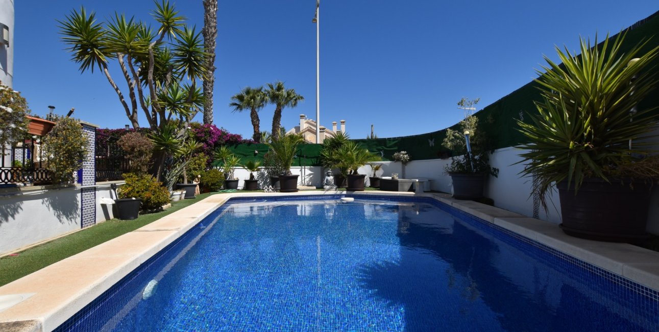 Resale - Villa -
Algorfa - La Finca Golf Resort