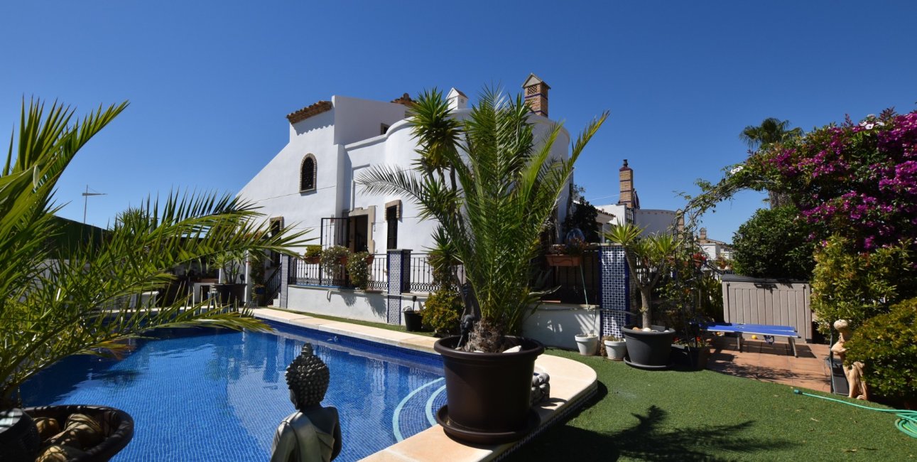 Resale - Villa -
Algorfa - La Finca Golf Resort