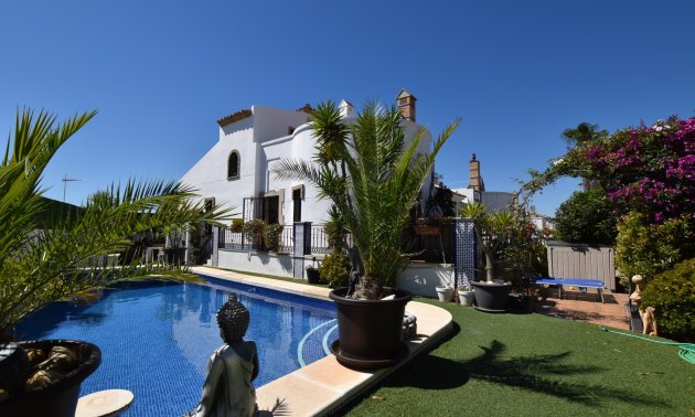Resale - Villa -
Algorfa - La Finca Golf Resort