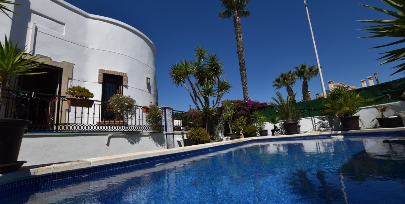 Resale - Villa -
Algorfa - La Finca Golf Resort