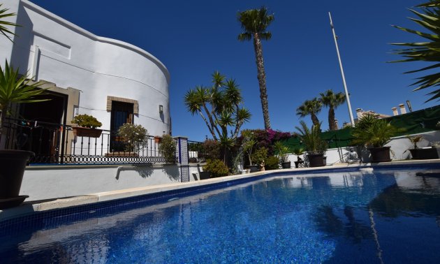 Resale - Villa -
Algorfa - La Finca Golf Resort