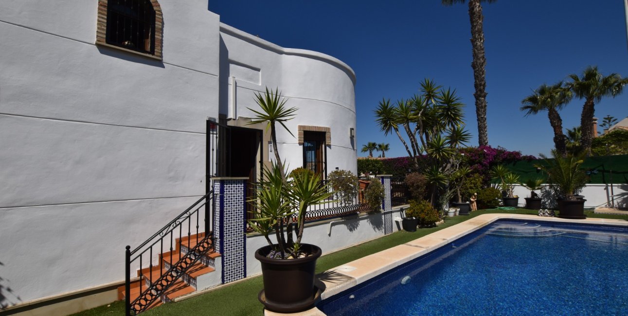 Resale - Villa -
Algorfa - La Finca Golf Resort