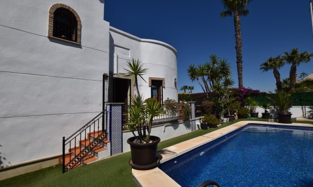 Resale - Villa -
Algorfa - La Finca Golf Resort