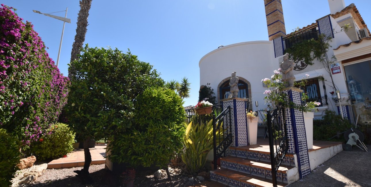 Resale - Villa -
Algorfa - La Finca Golf Resort