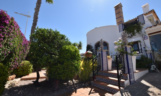 Resale - Villa -
Algorfa - La Finca Golf Resort