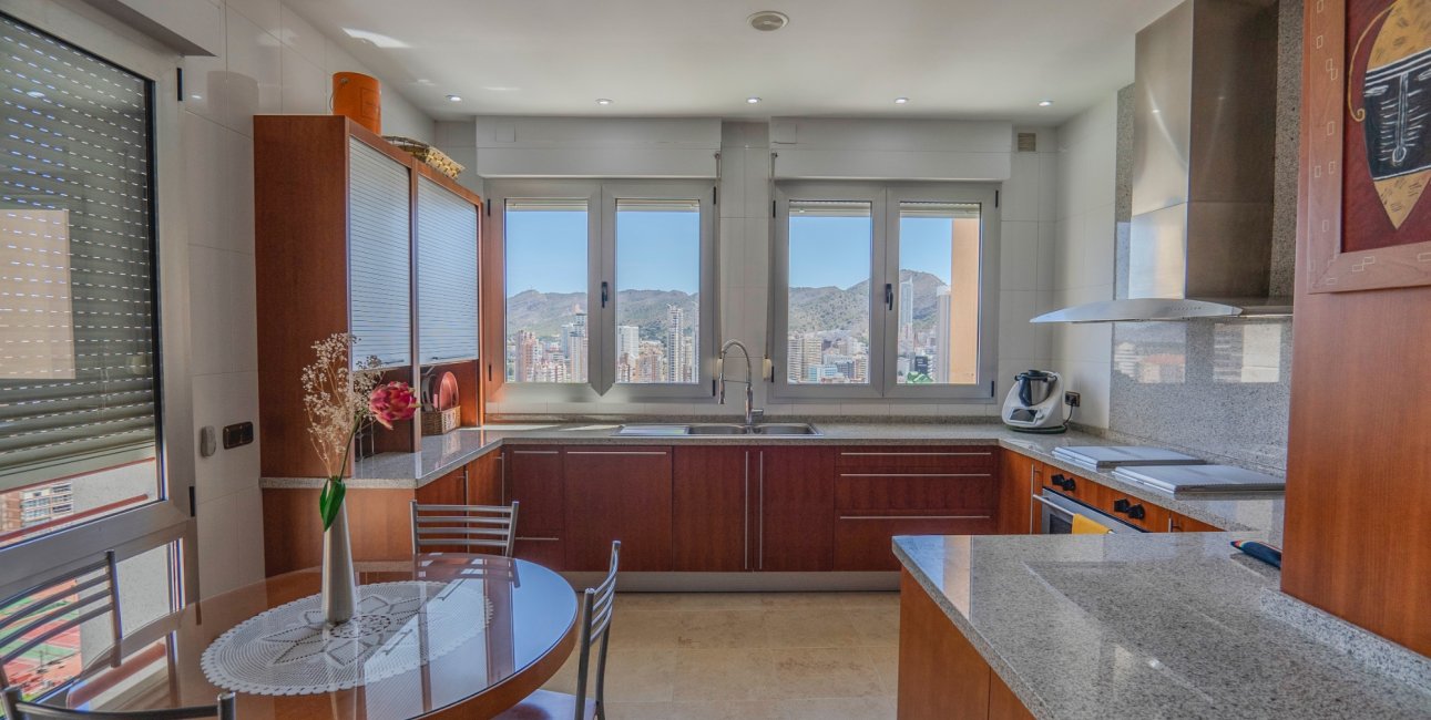 Resale - Apartment / flat -
Benidorm - Benidorm - City
