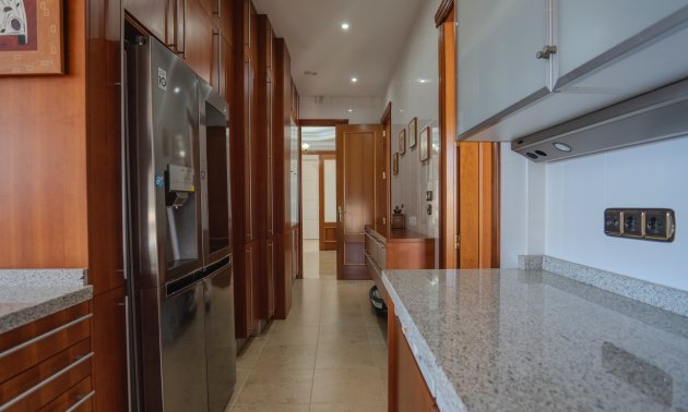 Resale - Apartment / flat -
Benidorm - Benidorm - City
