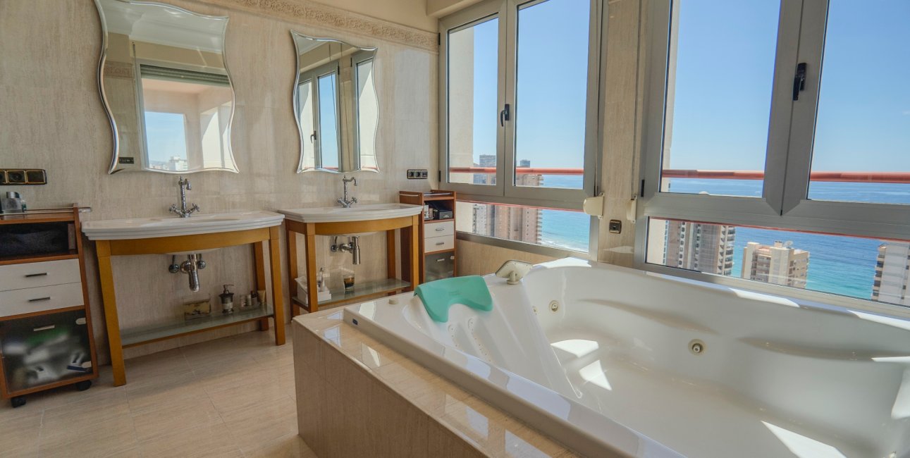 Resale - Apartment / flat -
Benidorm - Benidorm - City