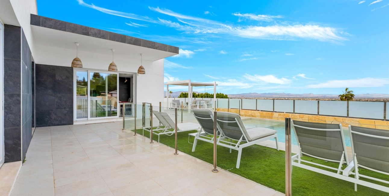 Resale - Villa -
Algorfa - Lomas de La Juliana