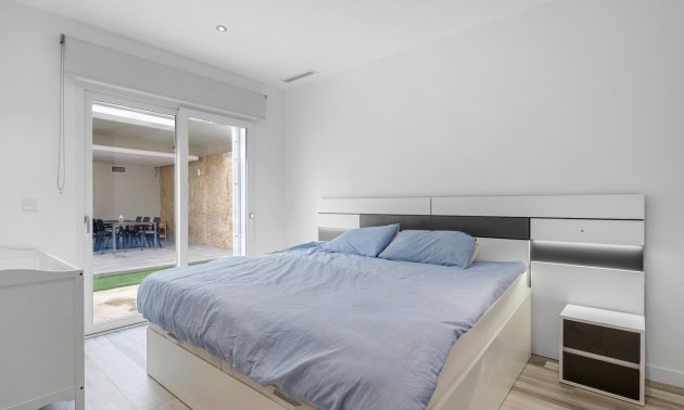 Resale - Villa -
Algorfa - Lomas de La Juliana