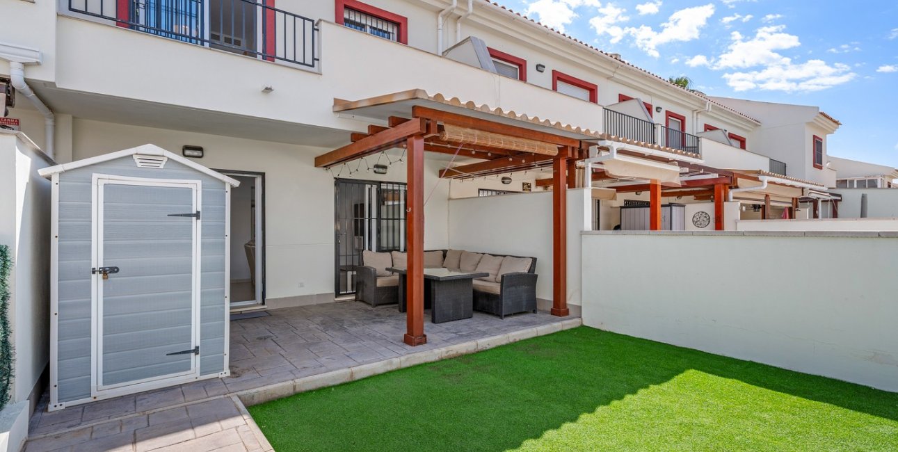 Resale - Townhouse -
Ciudad Quesada - Lo Marabu