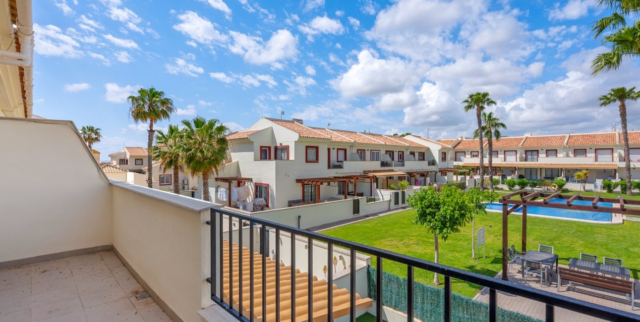 Resale - Townhouse -
Ciudad Quesada - Lo Marabu