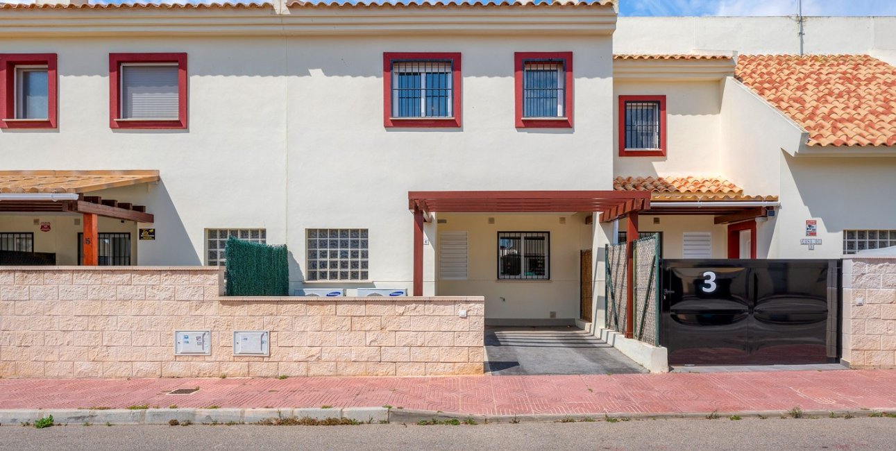 Resale - Townhouse -
Ciudad Quesada - Lo Marabu