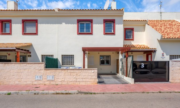Resale - Townhouse -
Ciudad Quesada - Lo Marabu