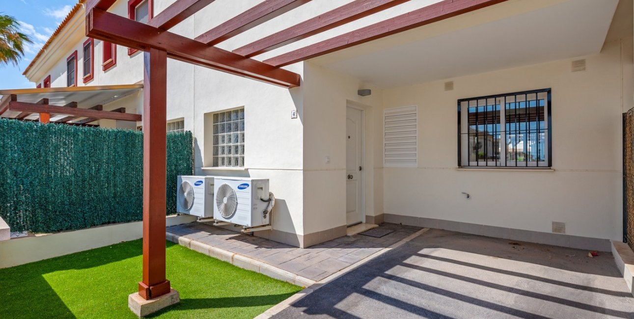 Resale - Townhouse -
Ciudad Quesada - Lo Marabu