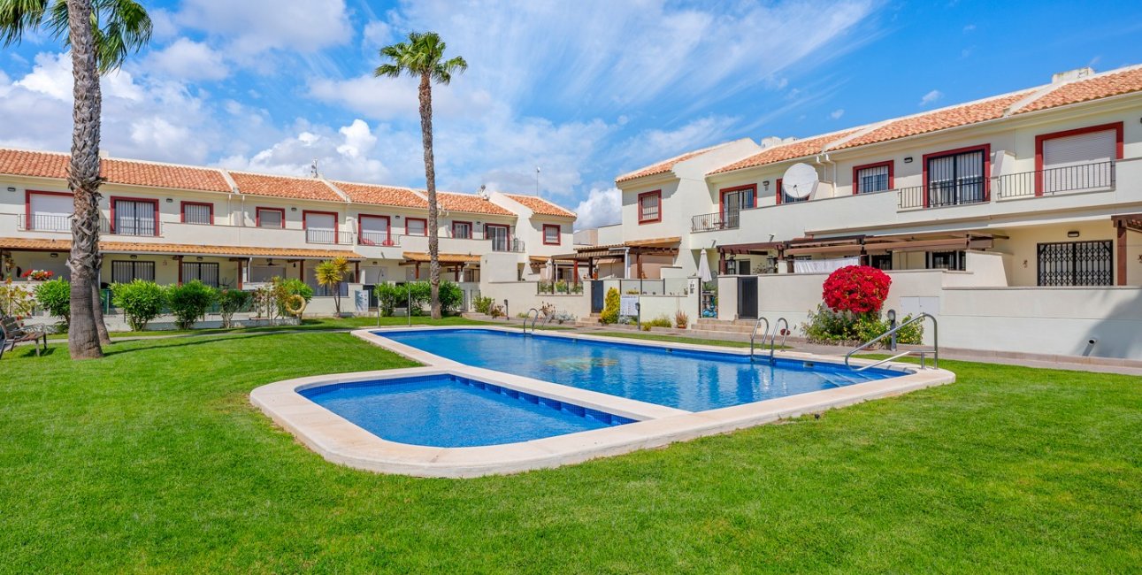 Resale - Townhouse -
Ciudad Quesada - Lo Marabu