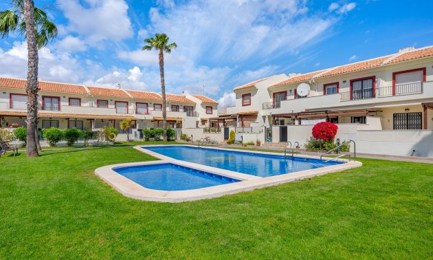 Resale - Townhouse -
Ciudad Quesada - Lo Marabu