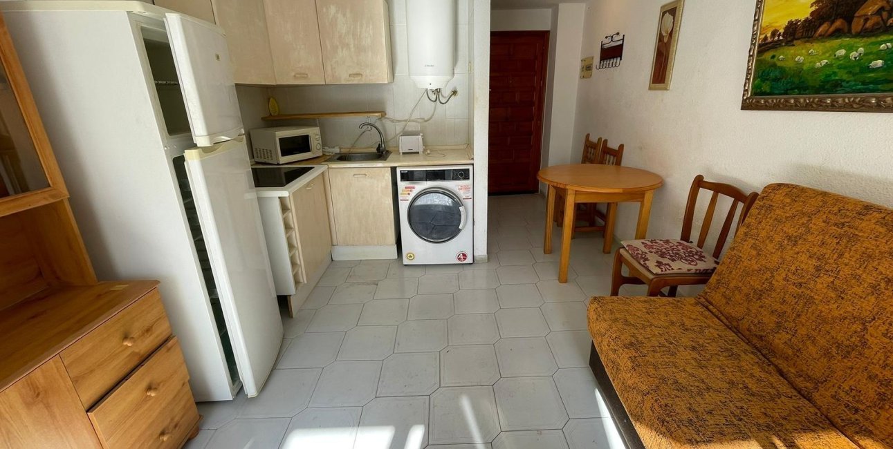 Resale - Study -
Torrevieja - Centro