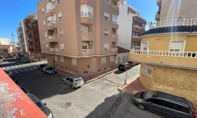 Resale - Study -
Torrevieja - Centro