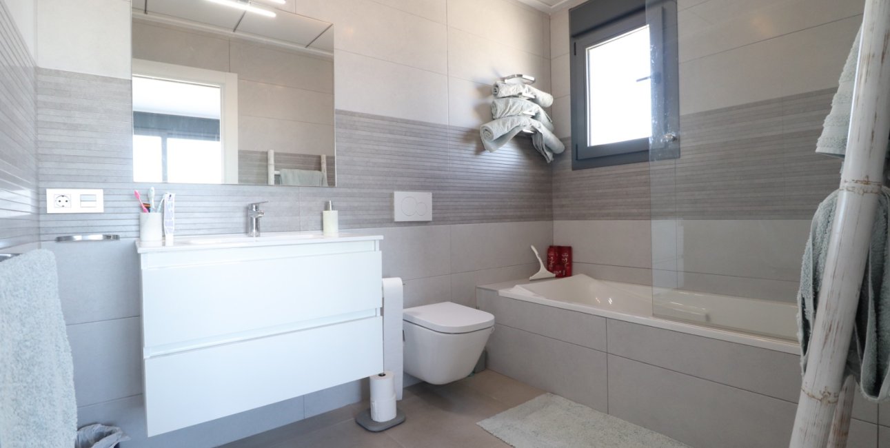Resale - Villa -
Benimar - Benimar III