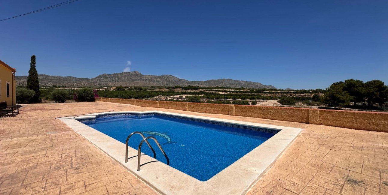 Resale - Country House -
Albatera - Albatera - Country