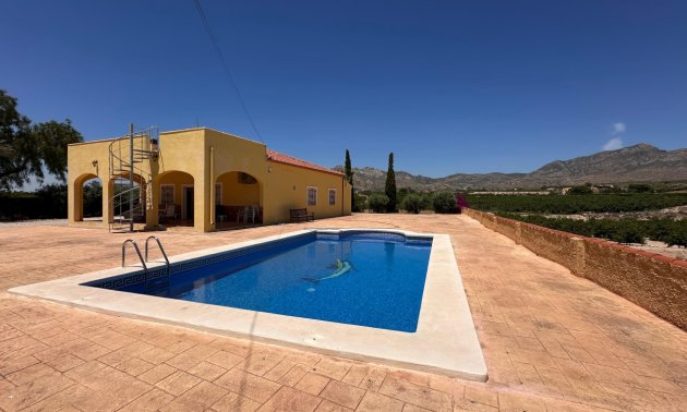 Resale - Country House -
Albatera - Albatera - Country