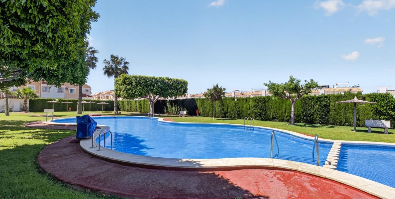 Resale - Apartment / flat -
Torrevieja - Altos del Limonar