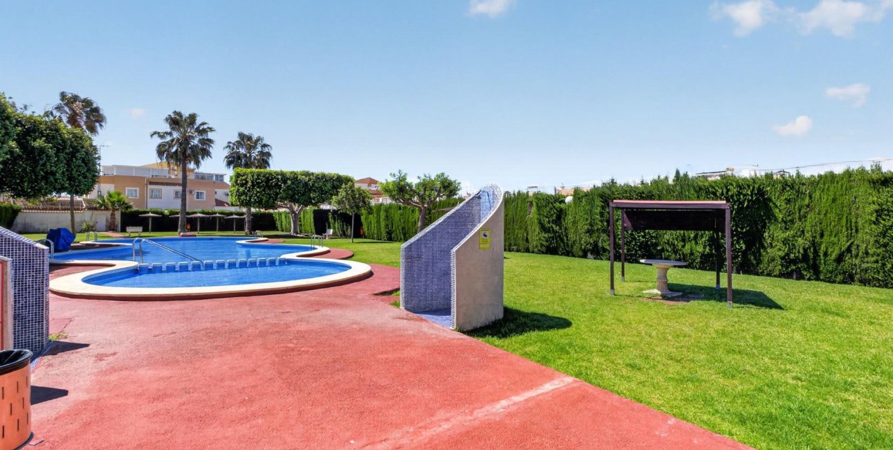 Resale - Apartment / flat -
Torrevieja - Altos del Limonar