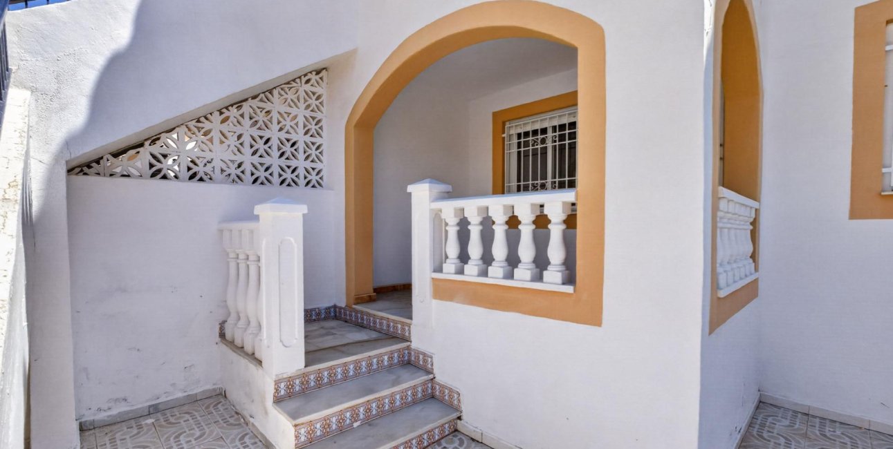 Resale - Apartment / flat -
Torrevieja - Altos del Limonar