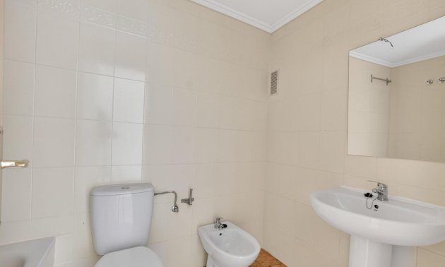 Resale - Apartment / flat -
Torrevieja - Altos del Limonar