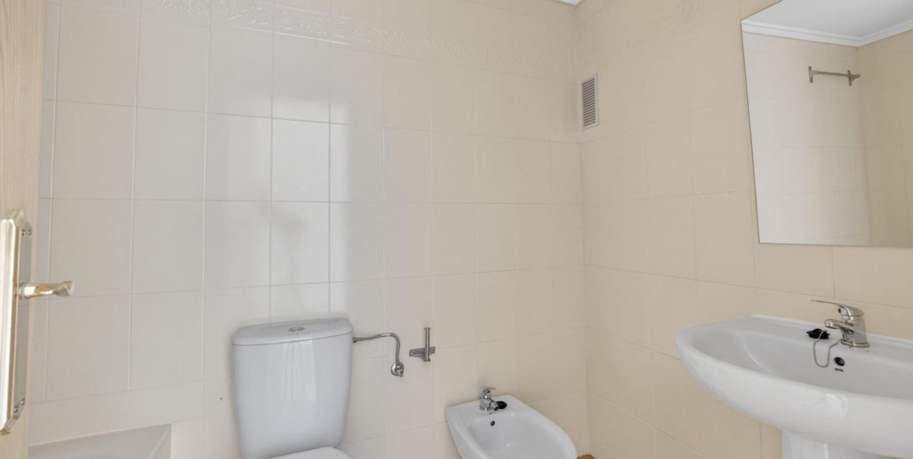 Resale - Apartment / flat -
Torrevieja - Altos del Limonar