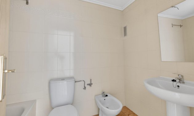 Resale - Apartment / flat -
Torrevieja - Altos del Limonar