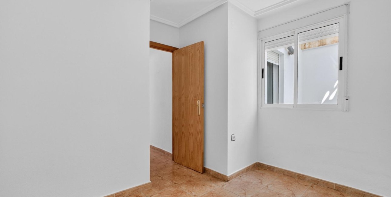 Resale - Apartment / flat -
Torrevieja - Altos del Limonar