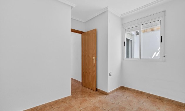 Resale - Apartment / flat -
Torrevieja - Altos del Limonar