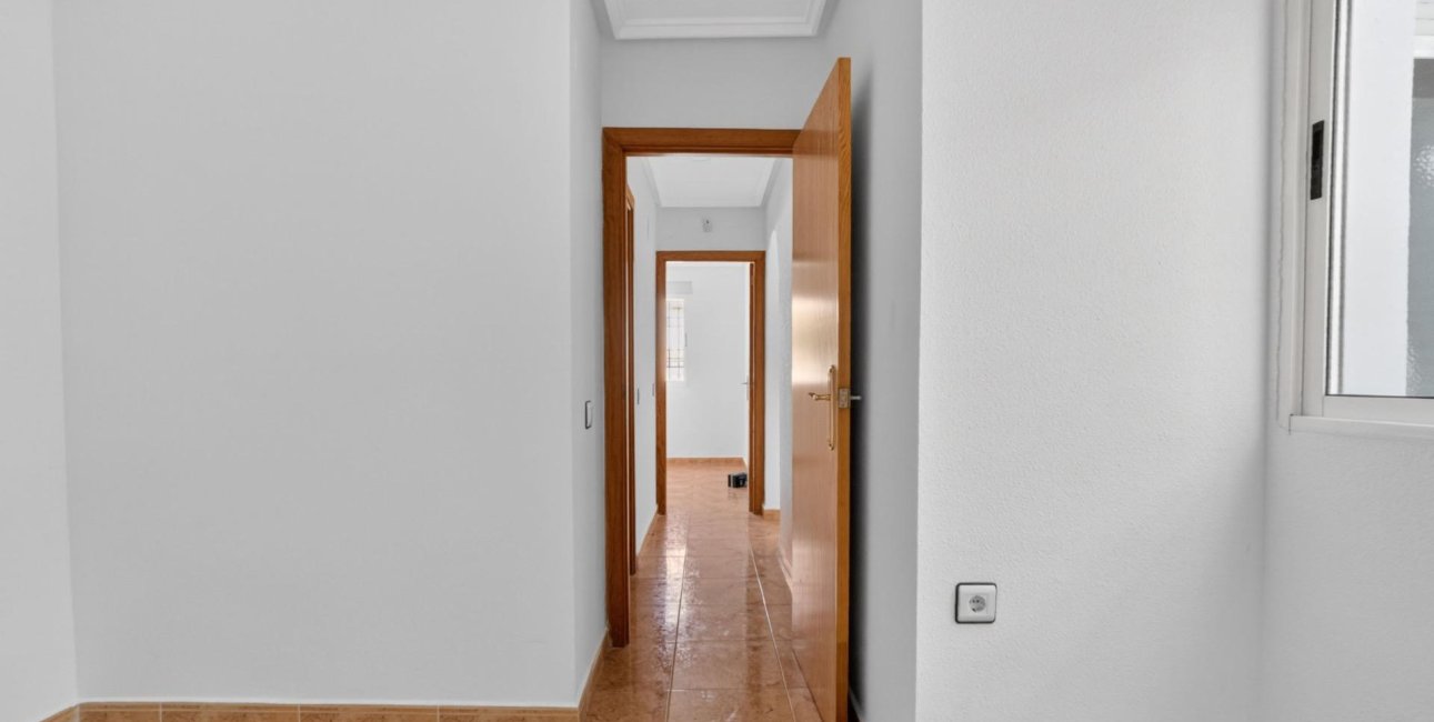 Resale - Apartment / flat -
Torrevieja - Altos del Limonar