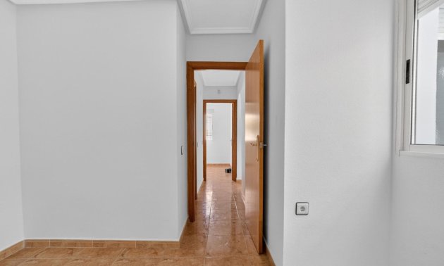 Resale - Apartment / flat -
Torrevieja - Altos del Limonar