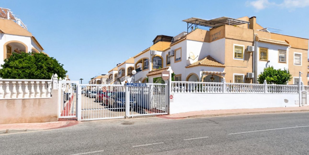 Resale - Apartment / flat -
Torrevieja - Altos del Limonar