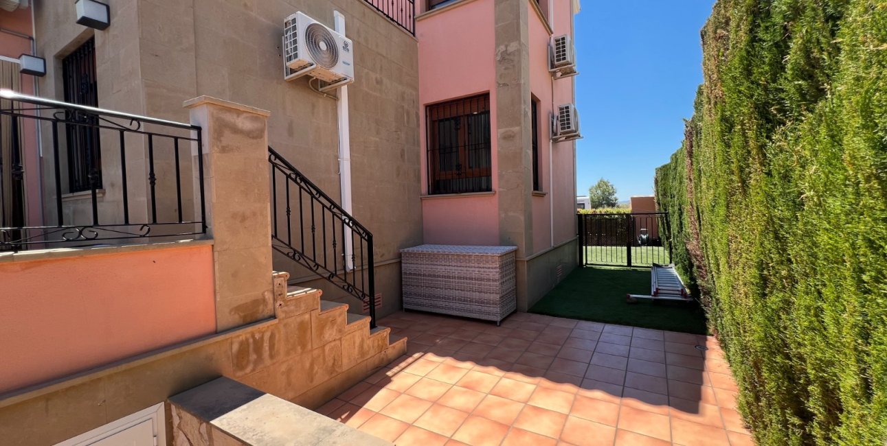 Resale - Villa -
Algorfa - La Finca Golf Resort