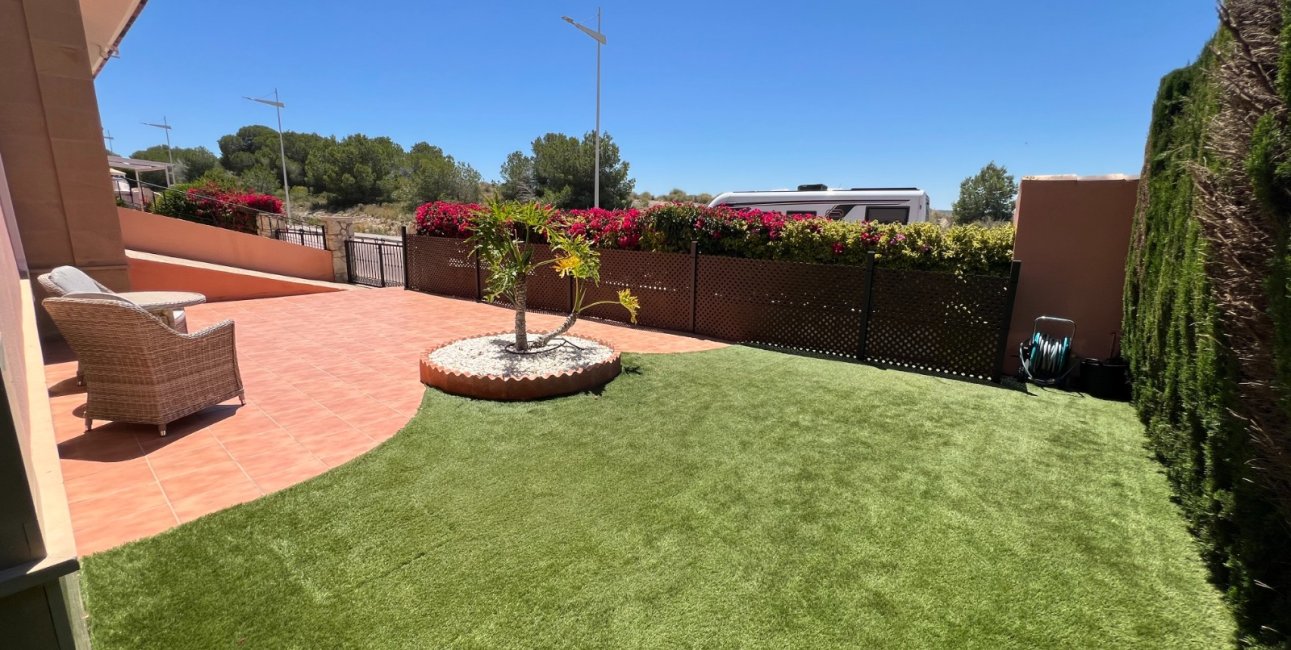 Resale - Villa -
Algorfa - La Finca Golf Resort