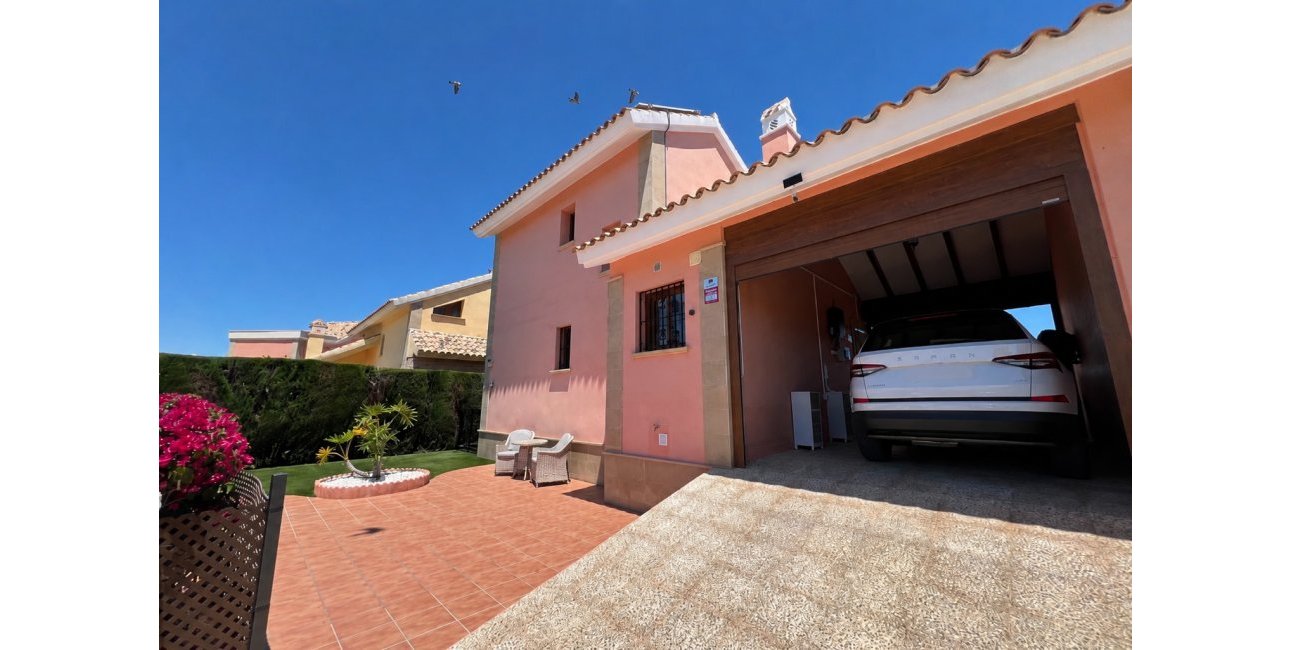 Resale - Villa -
Algorfa - La Finca Golf Resort